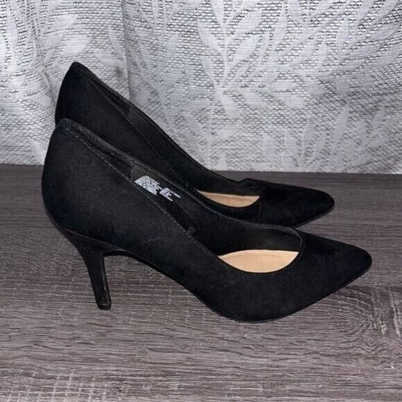 Time & Tru Black Faux Suede Slip On Pointed Toed Business Casual Heels Size 9 - Picture 5 of 8